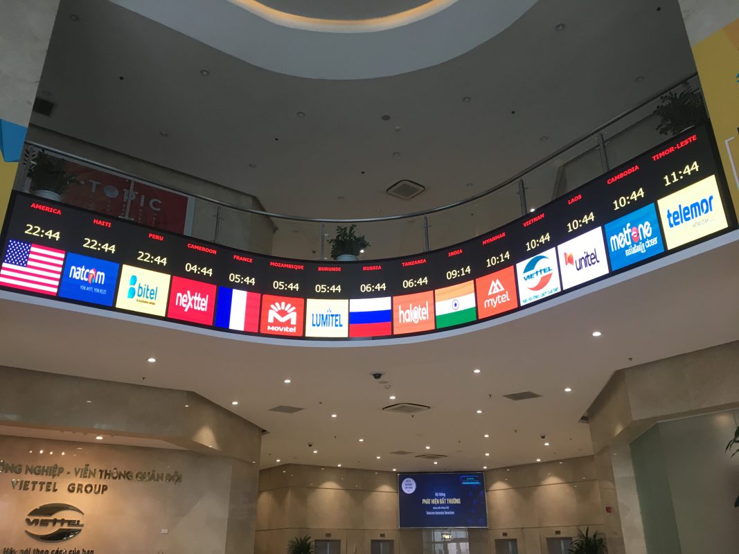 Màn hình LED tại sảnh chờ Viettel