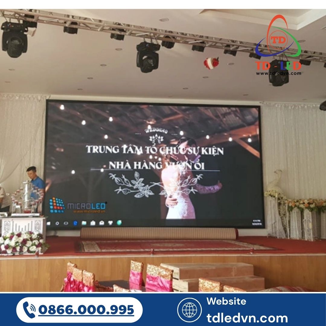 Một trong những xu hướng thiết kế nổi bật thời gian gần đây là sử dụng màn hình LED nhà hàng như một yếu tố nội thất sáng tạo, kết hợp công nghệ và nghệ thuật để tạo nên sự khác biệt và thu hút.