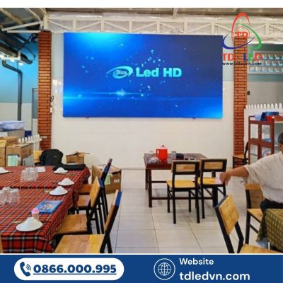 màn hình LED nổi lên như một công cụ trình chiếu hiện đại, sang trọng, giúp nâng tầm không gian và tối ưu hiệu quả tương tác với khách hàng.