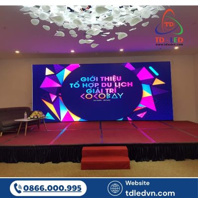 Đi cùng với xu hướng đó là sự phát triển mạnh mẽ về công nghệ trình chiếu, đặc biệt là màn hình LED sự kiện – một công cụ không thể thiếu để nâng tầm quy mô và trải nghiệm