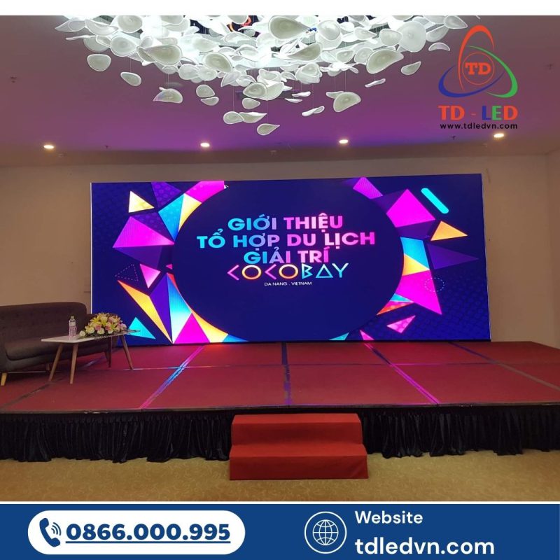 Đi cùng với xu hướng đó là sự phát triển mạnh mẽ về công nghệ trình chiếu, đặc biệt là màn hình LED sự kiện – một công cụ không thể thiếu để nâng tầm quy mô và trải nghiệm