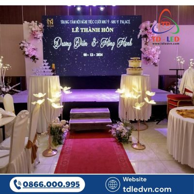 Màn hình LED nhà hàng tiệc cưới chính là lựa chọn không thể thiếu cho các không gian tổ chức sự kiện hiện đại. Không chỉ giúp cặp đôi có được một buổi lễ ấn tượng